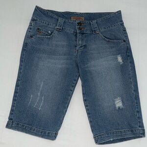 Paris Blues size 9 medium-wash denim